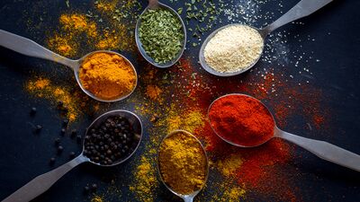 Yemeklerinizi tuz yerine baharatla tatlandırın