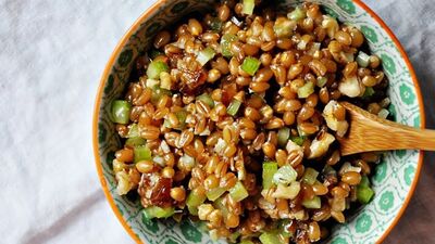 Soğuk aşure salatası