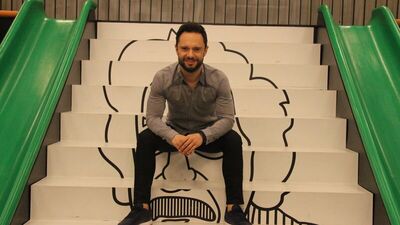 Özgün: 'Şarkı söylemek zor iştir'