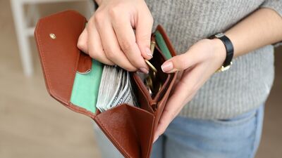 Arkadaşım para çalıyor!