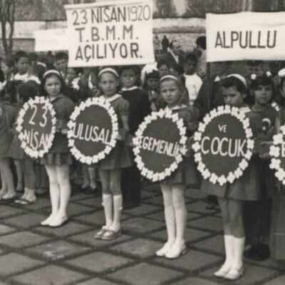 Nostaljik fotoğraflarla eski 23 Nisan'lar