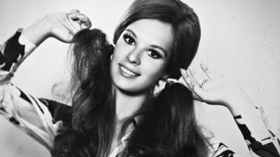 Dünden bugüne Hülya Koçyiğit