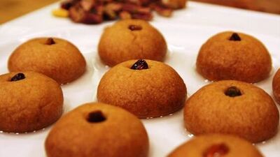 Bir bardak su içmeden şekerpare yemeyin!