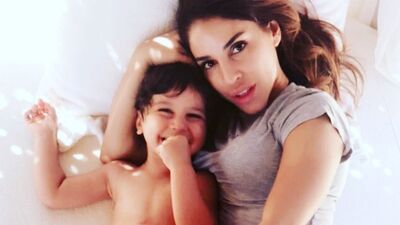 Irmak Ünal'ın olay pozları