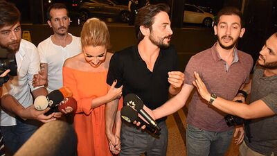 Ahmet Kural sevgilisi Sıla ile el ele