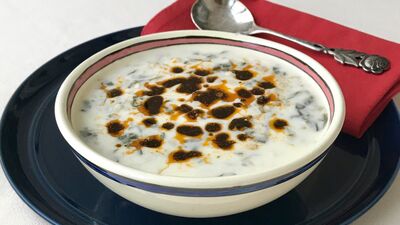 Pazılı yoğurtlu buğday çorbası