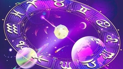 Ay, Kova burcuna geçiyor