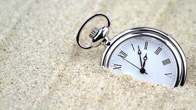 Zaman bizi harcıyor!