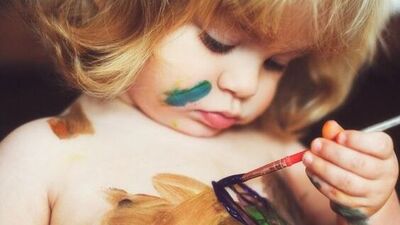 Bebekler döke saça eğleniyor