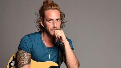 Kız seni yerler, yerler: Mithat Can Özer