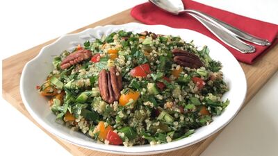 Pikan cevizli kinoa salatası