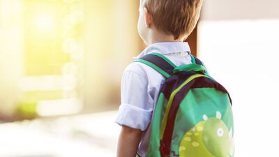 Okula başlayan çocuk neden ağlar?
