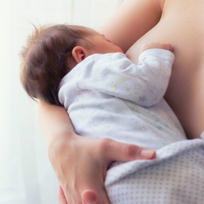 Grip olan annelere 7 emzirme kuralı