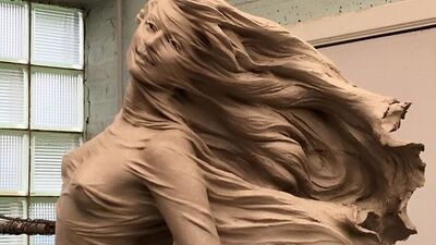 Rönesans'tan esinlenen gerçekçi heykeller