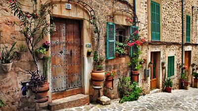 Doğaya dönmenize neden olacak 10 taş ev