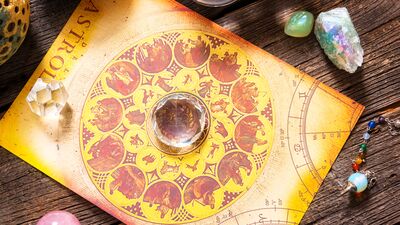 Ay, Kova burcuna geçiyor