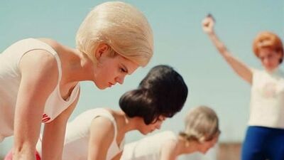 60'lardan ilginç saç modelleri