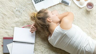 Uyku beynin gıdasıdır hele de ergensen…