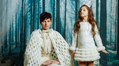 Tuba Ergin sunar: BONA DEA