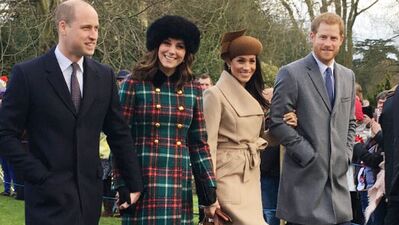 Bu dörtlüyü gülümserken yakalayan şanslı anne