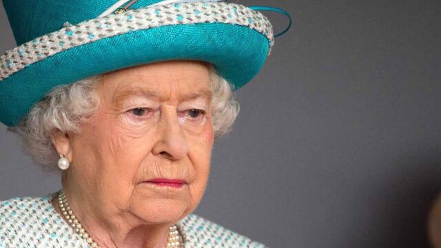 Kraliyet ailesinin sırlarını ortaya döktü!