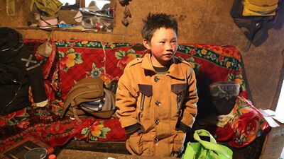 -9 derecede 4,8 km yürüyen buzdan çocuk