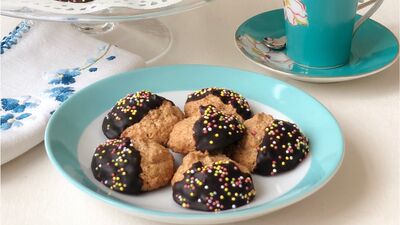 Glutensiz çikolatalı fındıklı beze 