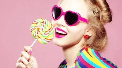 Parıl parıl dudaklar