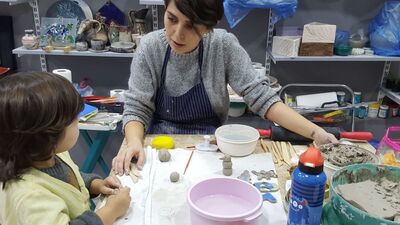 Oyun hamuru değil seramikle oynuyor