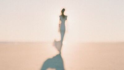 Sakin bir rüzgar eser...