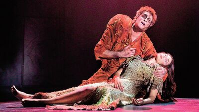 Kuliste neler oluyor? Notre Dame'da 1 saat