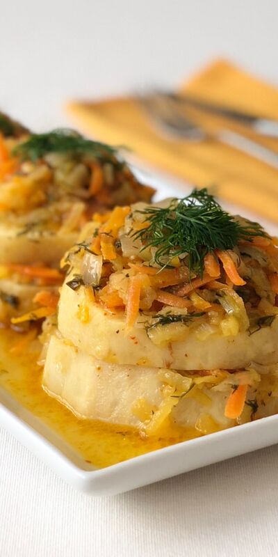 Elmalı zerdeçallı zeytinyağlı kereviz yemeği 