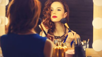 En ilginç makyaj sabitleme yöntemi