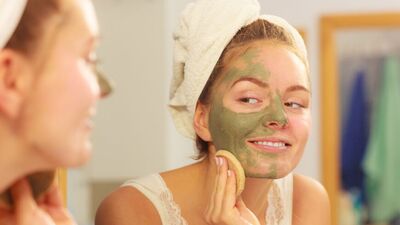 Cilt tonunu eşitleyen maske