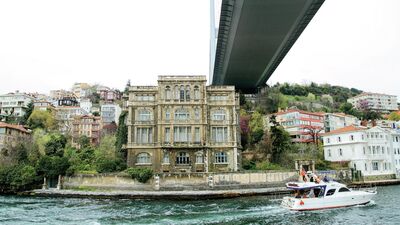 Boğaziçi'ndeki yalılar ve içinde yaşanıp unutulmuş hikâyeler