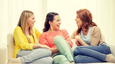 Kız kıza en çok konuşulan 8 konu