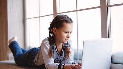 Çocuğunuzu internetten gelen 8 hastalıktan koruyun