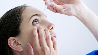 Göz damlası orucu bozar mı?