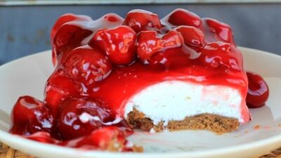 Tatlının bir başka hali: Vişneli yoğurtlu kek
