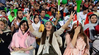 İran'da devlet kadınlar karşısında pes etti