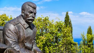 Tarihteki en büyük liderlerden biri mi, acımasız bir katil mi?