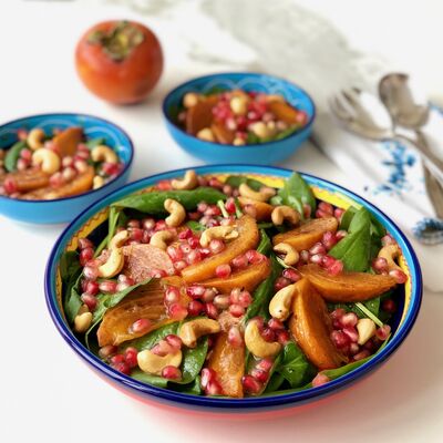 Cennet hurmalı körpe ıspanak salatası