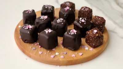 Muzlu yulaflı çikolata küpleri
