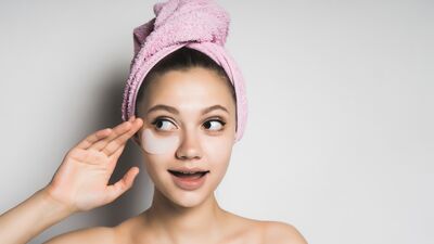 Göz çevresini yaşlanmanın etkilerinden koruyabilmenin yolları