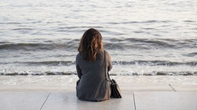 Sevgilisi arkadaşımı aldatıyor