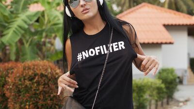 İki kadından biri filtresiz fotoğraf paylaşmıyor!