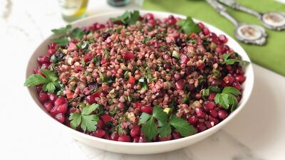 Taze otlu karabuğday salatası