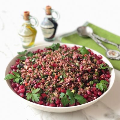 Taze otlu karabuğday salatası