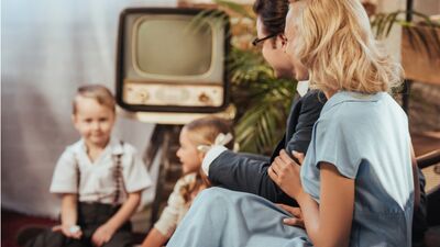 Zamanda yolculuğa çıkaracak 7 dönem dizisi