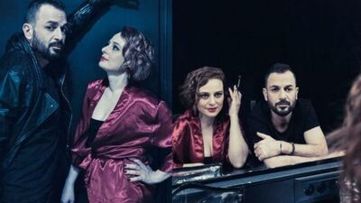 "İlerde Haluk Bilginer gibi kendime ait bir tiyatrom olsun istiyorum"